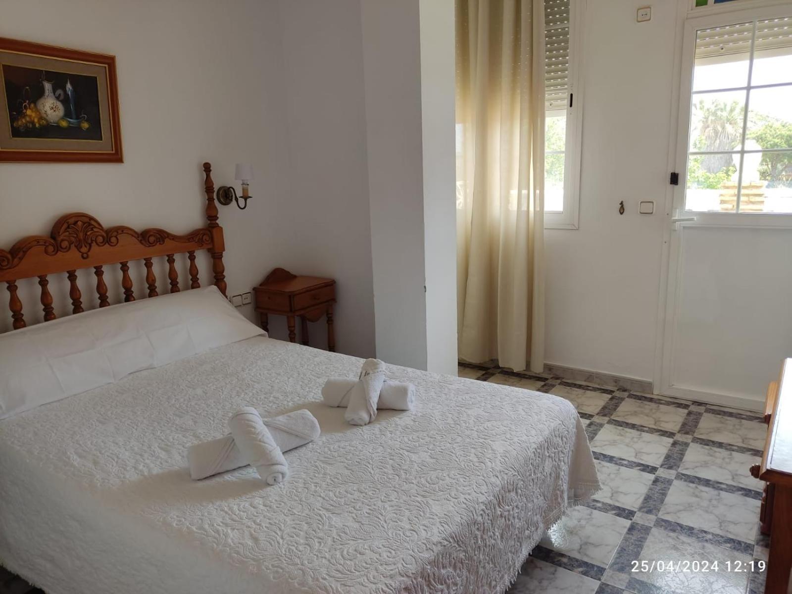 Hostal Quinto Pino Chipiona Exterior photo