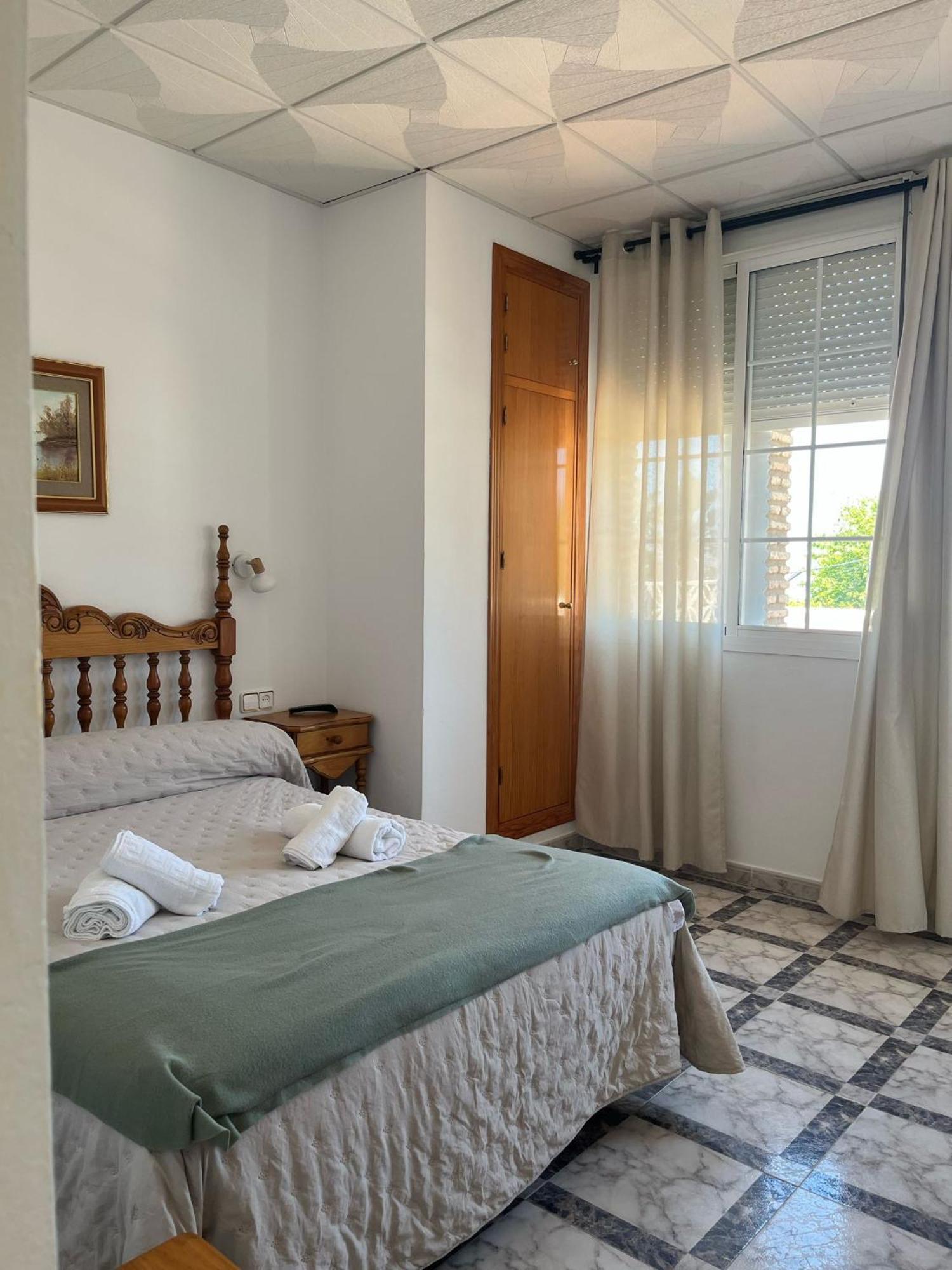 Hostal Quinto Pino Chipiona Exterior photo